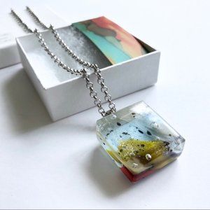 New SARINDA JONES Handmade Glass Pendant Necklace Silver Multicolor 18”